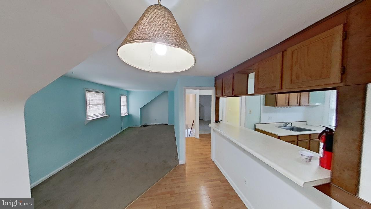 522 CENTRAL AVENUE 2