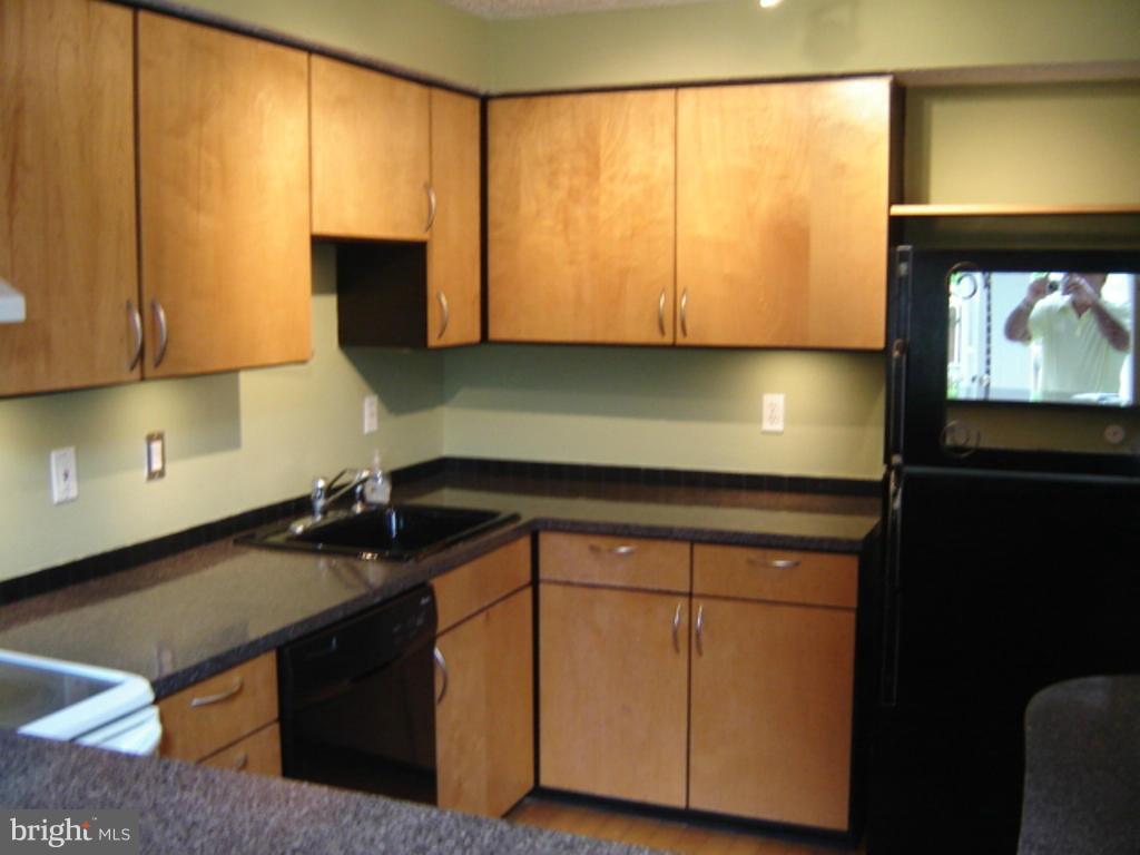 SINGLETONS GROVE - Residential Lease