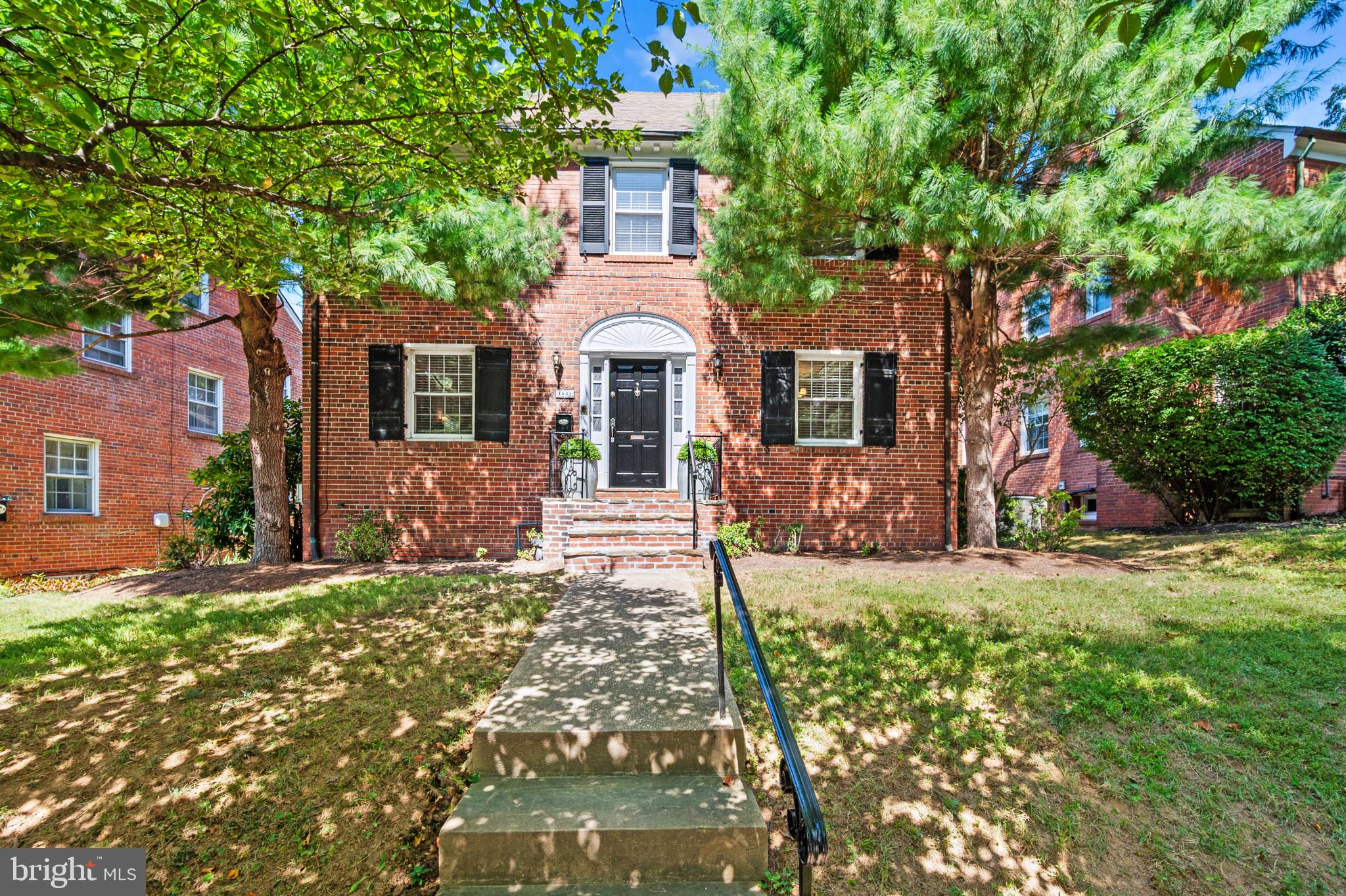 1667 PRIMROSE ROAD NW
