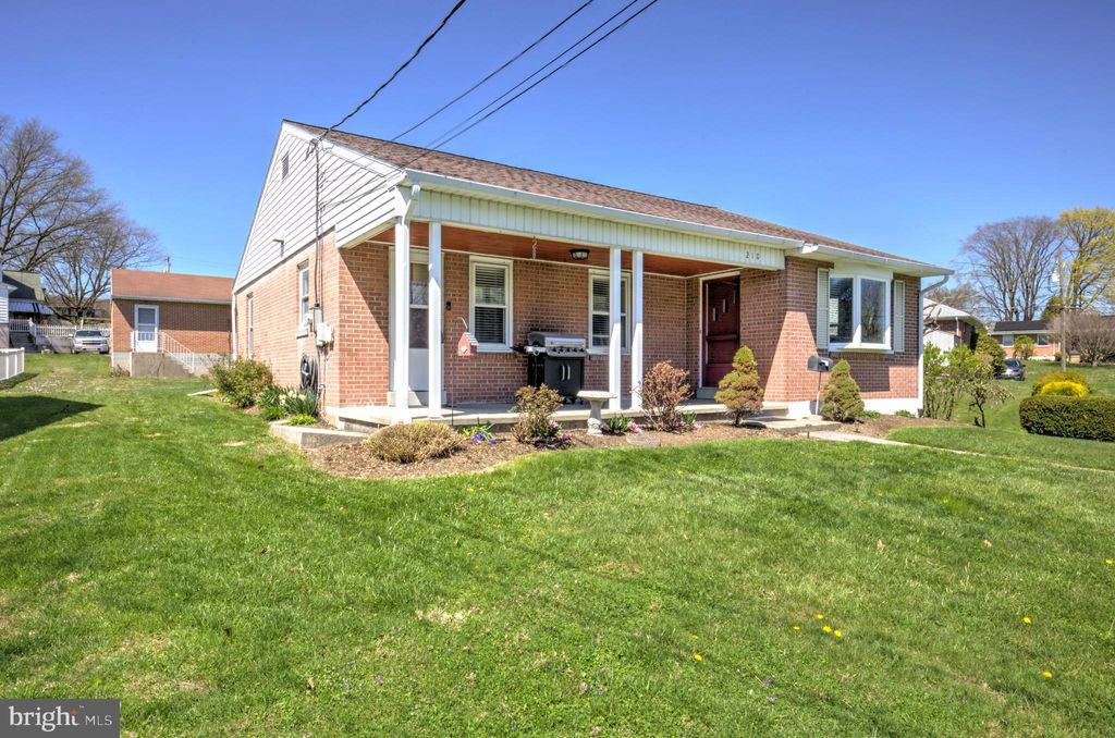 Photo of 210 S 8th Street, AKRON, PA 17501 (MLS # PALA2085962)