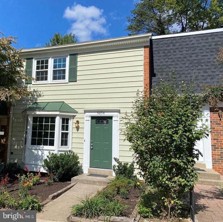 Beautifully remodeled home in the heart of Fairfax. New contemporary shaker style cabinets, granite counters and new appliances. Refinished hardwood floors on the main level, new carpet upstairs and new low maintenance LVT on the lower level. The upper levels features 3 large bedrooms and new remodeled baths. The bedrooms have plenty of closet space and ceiling fans in each room. The lower level is light and bright with a bonus bedroom,, den or home office perfect for the telecommuter. The rec room walks out to the fenced in back yard backing to common area, close the door and your guests have privacy and a convenient full bath. Newer HVAC and windows - it's truly move in ready! Minutes to GMU, Fairfax City, Rt 495 and Braddock Road. Walking distance to shopping and restaurants,