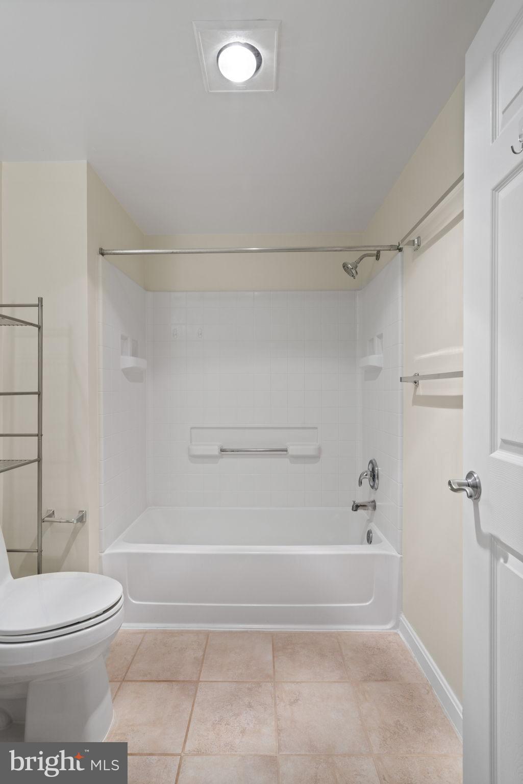 NORTHAMPTON PLACE - Residential Lease