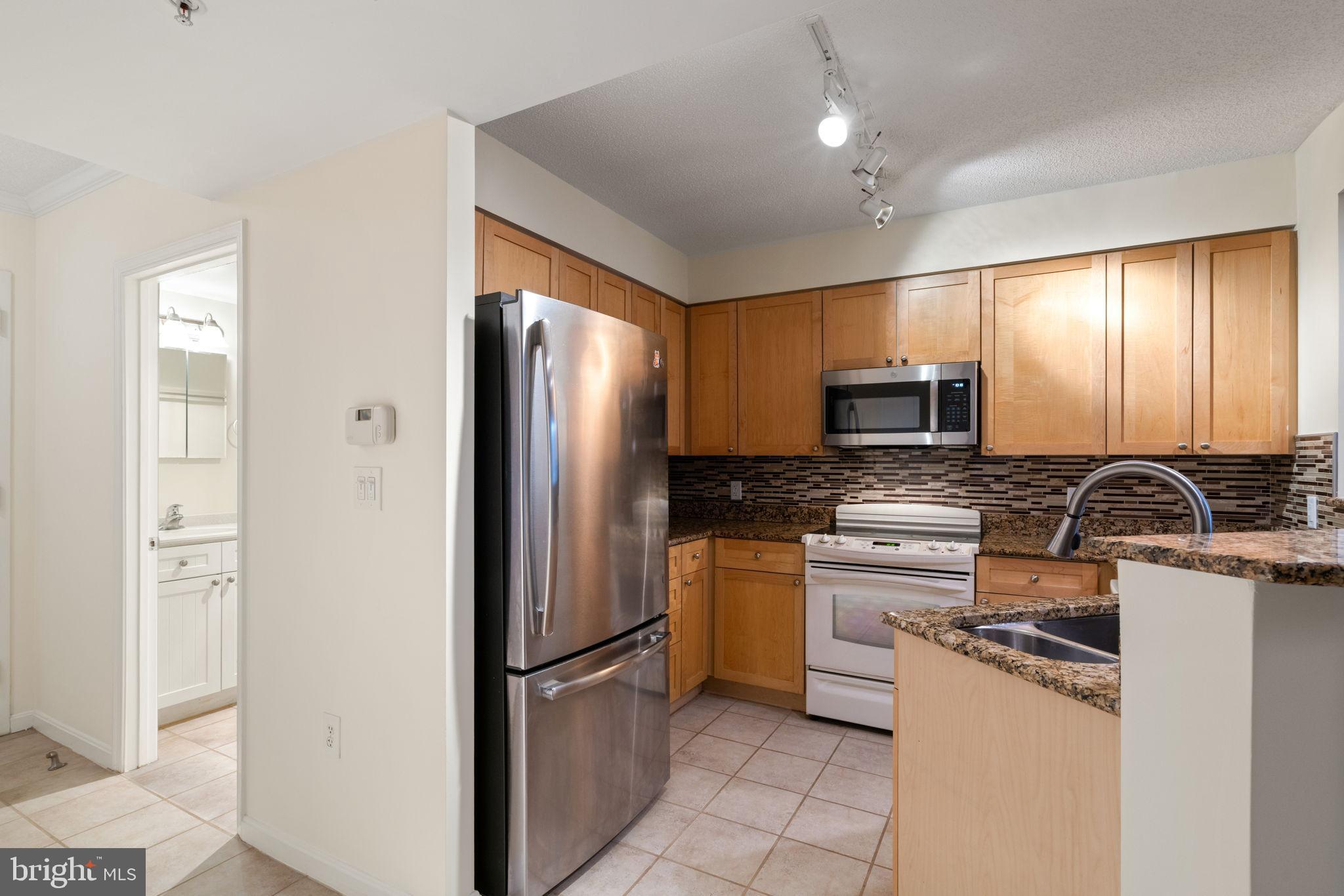 NORTHAMPTON PLACE - Residential Lease