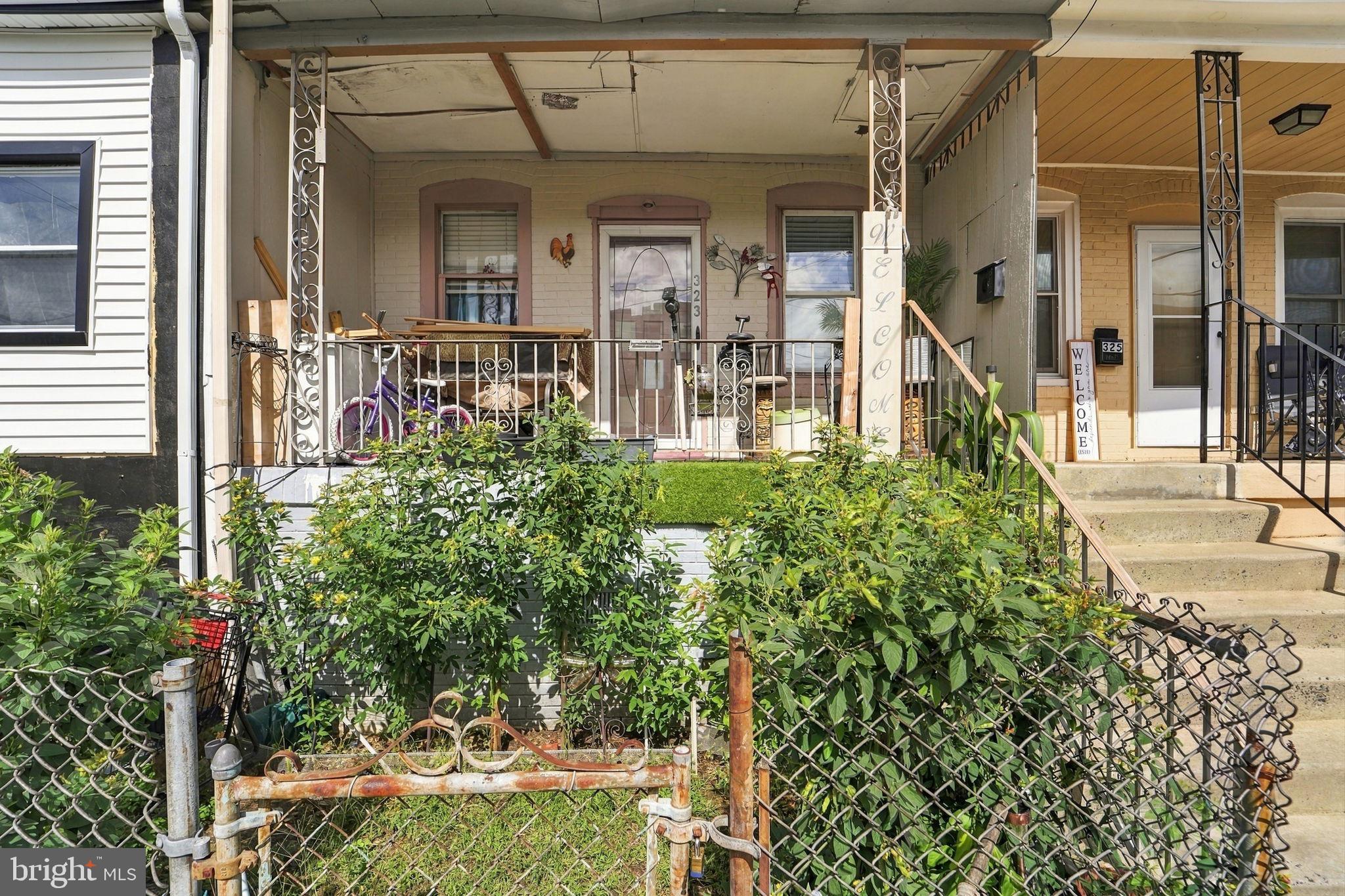 323 BYRON STREET