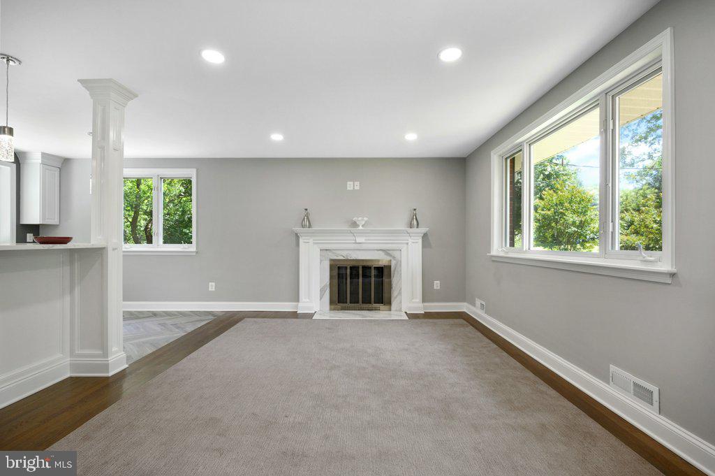 COLUMBIA PINES - Residential