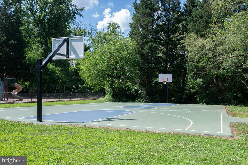 COLUMBIA PINES - Residential