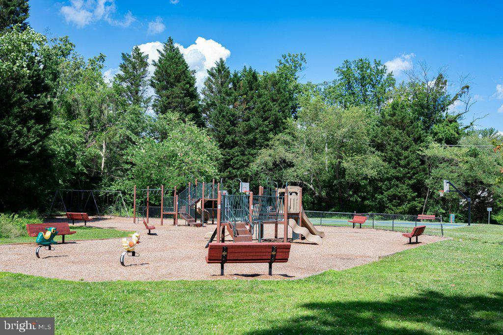 COLUMBIA PINES - Residential