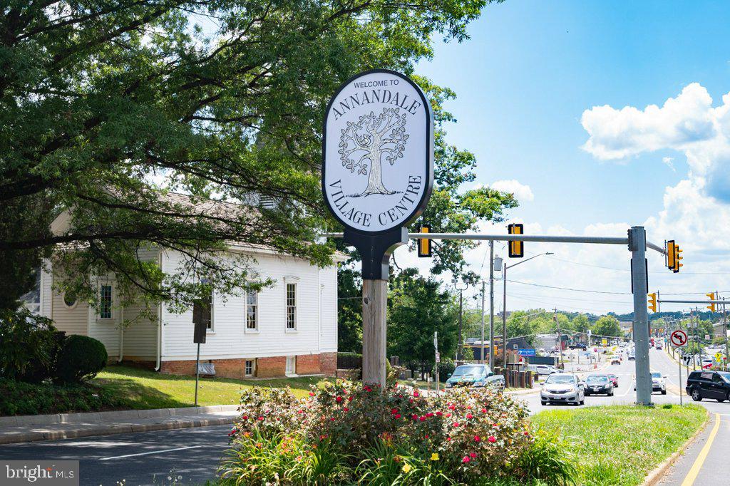 COLUMBIA PINES - Residential