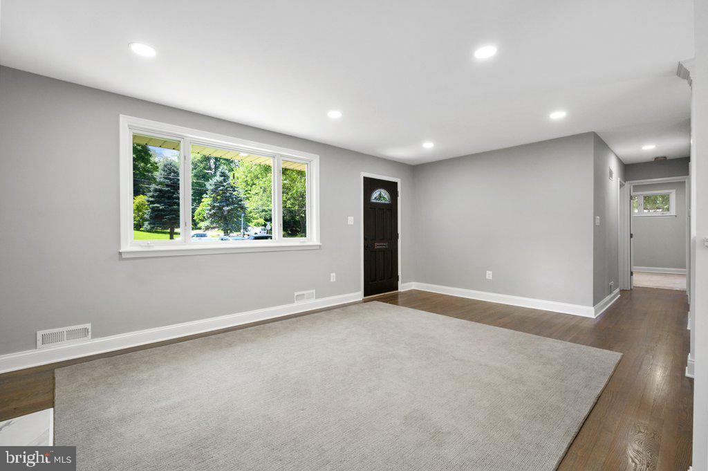 COLUMBIA PINES - Residential