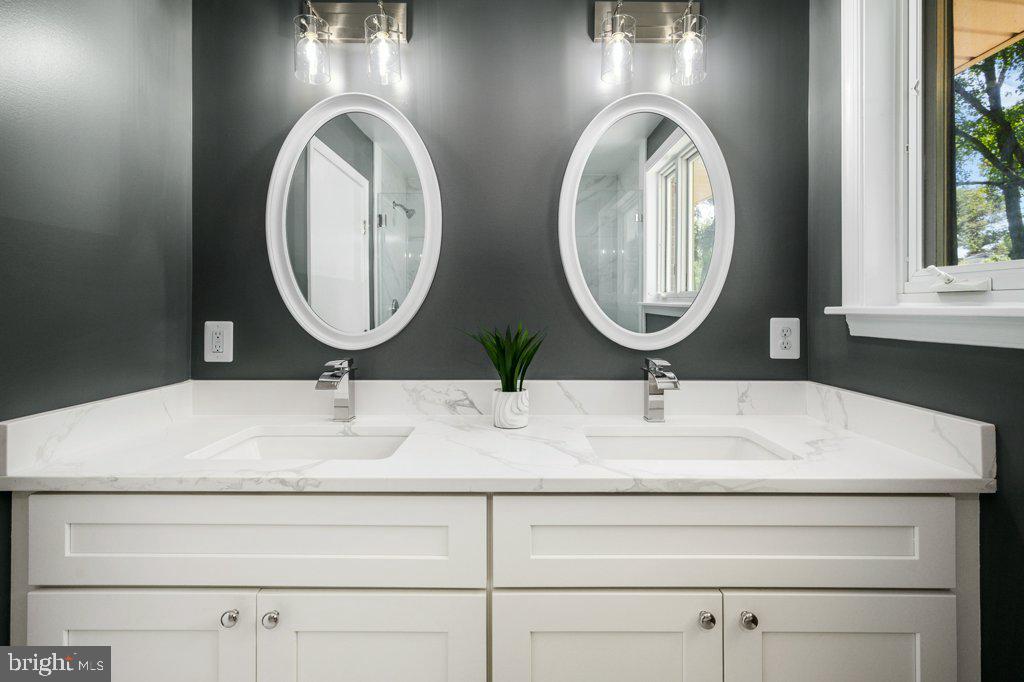 COLUMBIA PINES - Residential