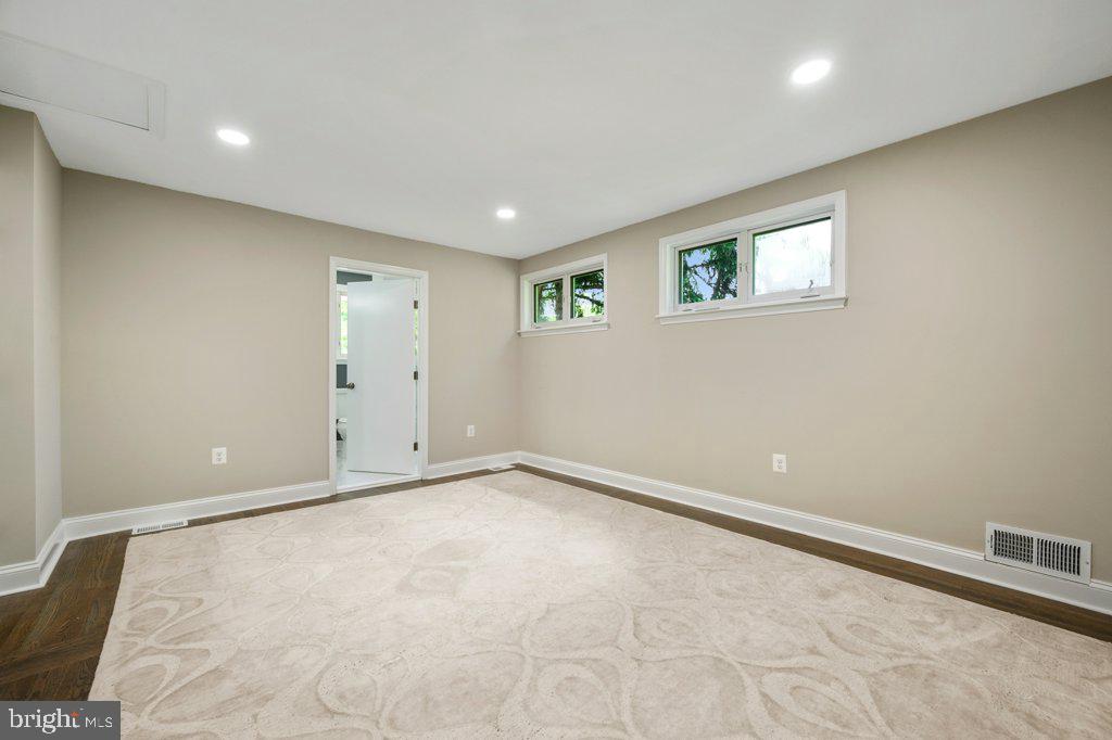 COLUMBIA PINES - Residential