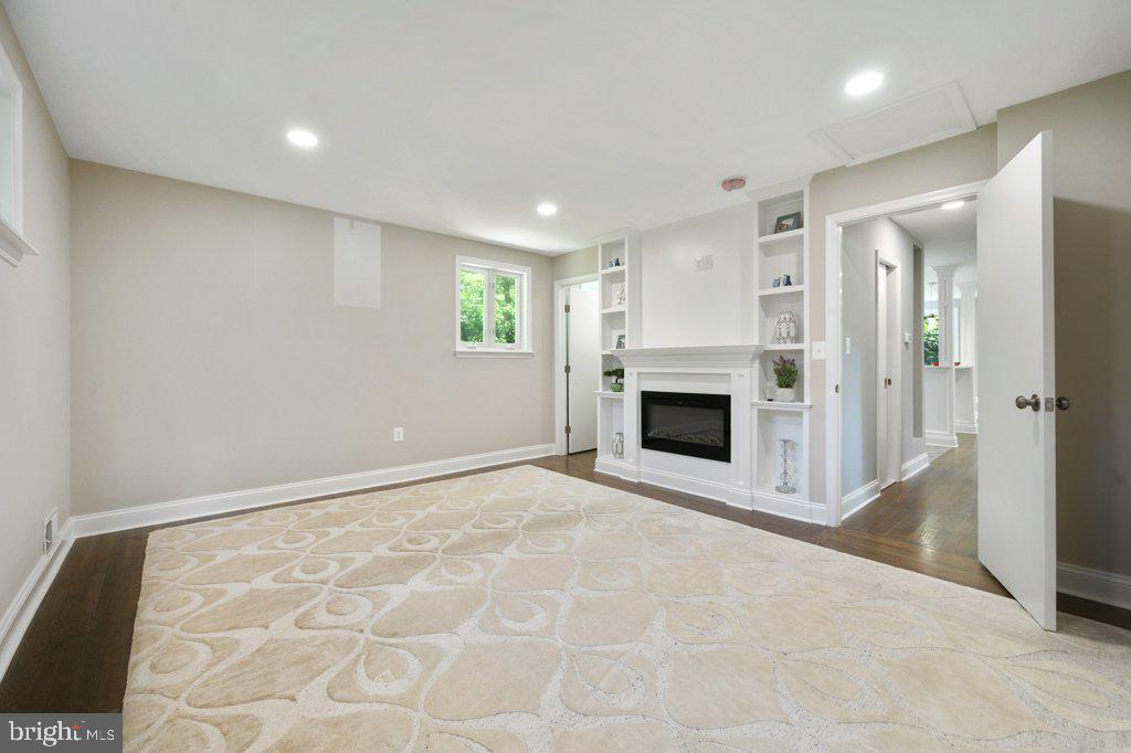 COLUMBIA PINES - Residential