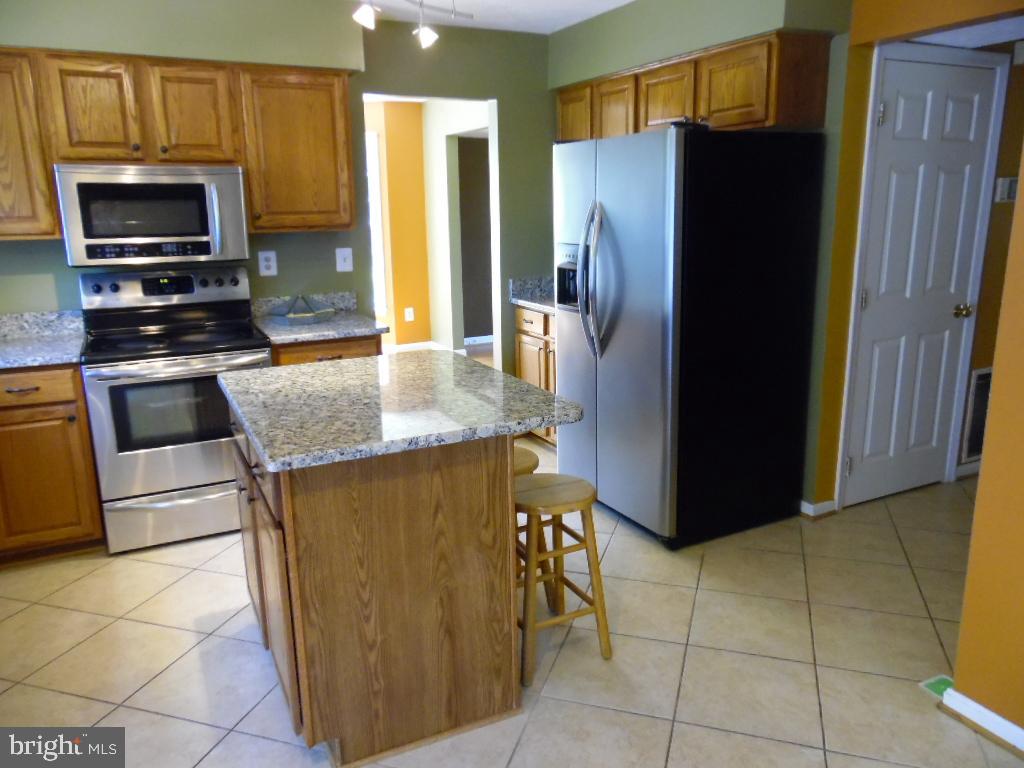 DORCHESTER - ST. CHARLES - Residential Lease