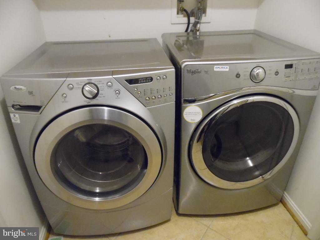 DORCHESTER - ST. CHARLES - Residential Lease