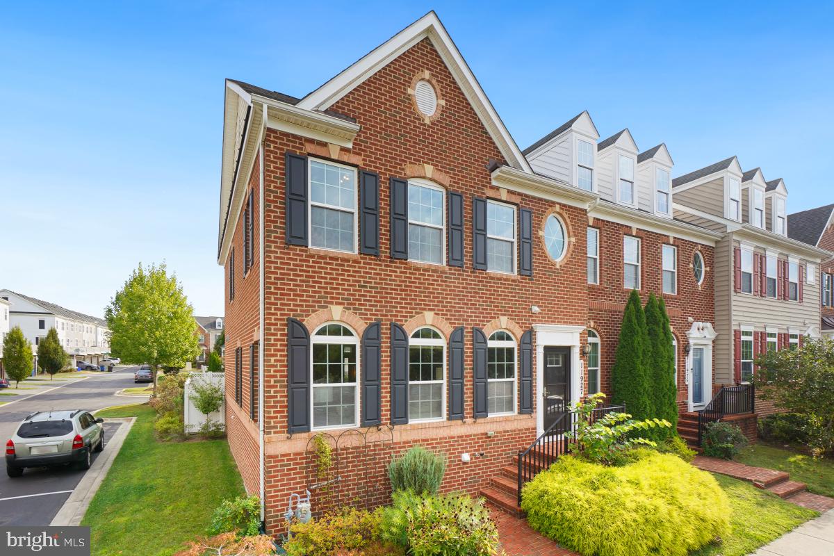 11927 COUNTRY SQUIRE WAY