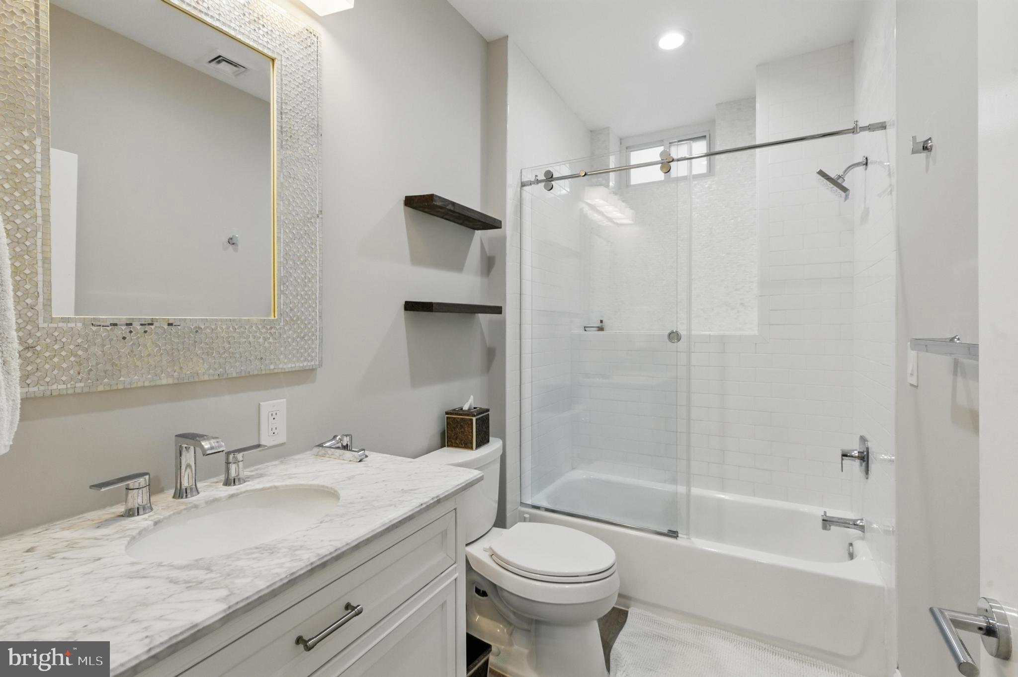 SOCIETY HILL - Residential