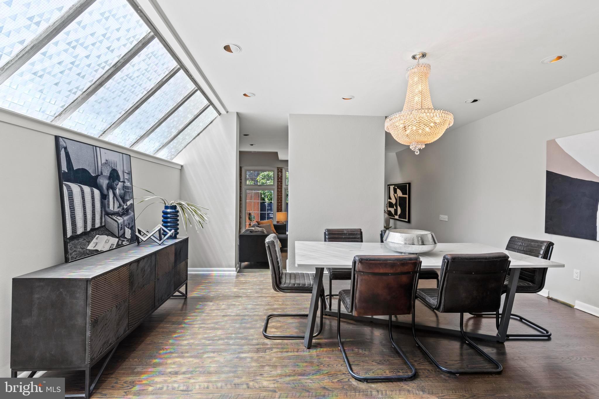 SOCIETY HILL - Residential