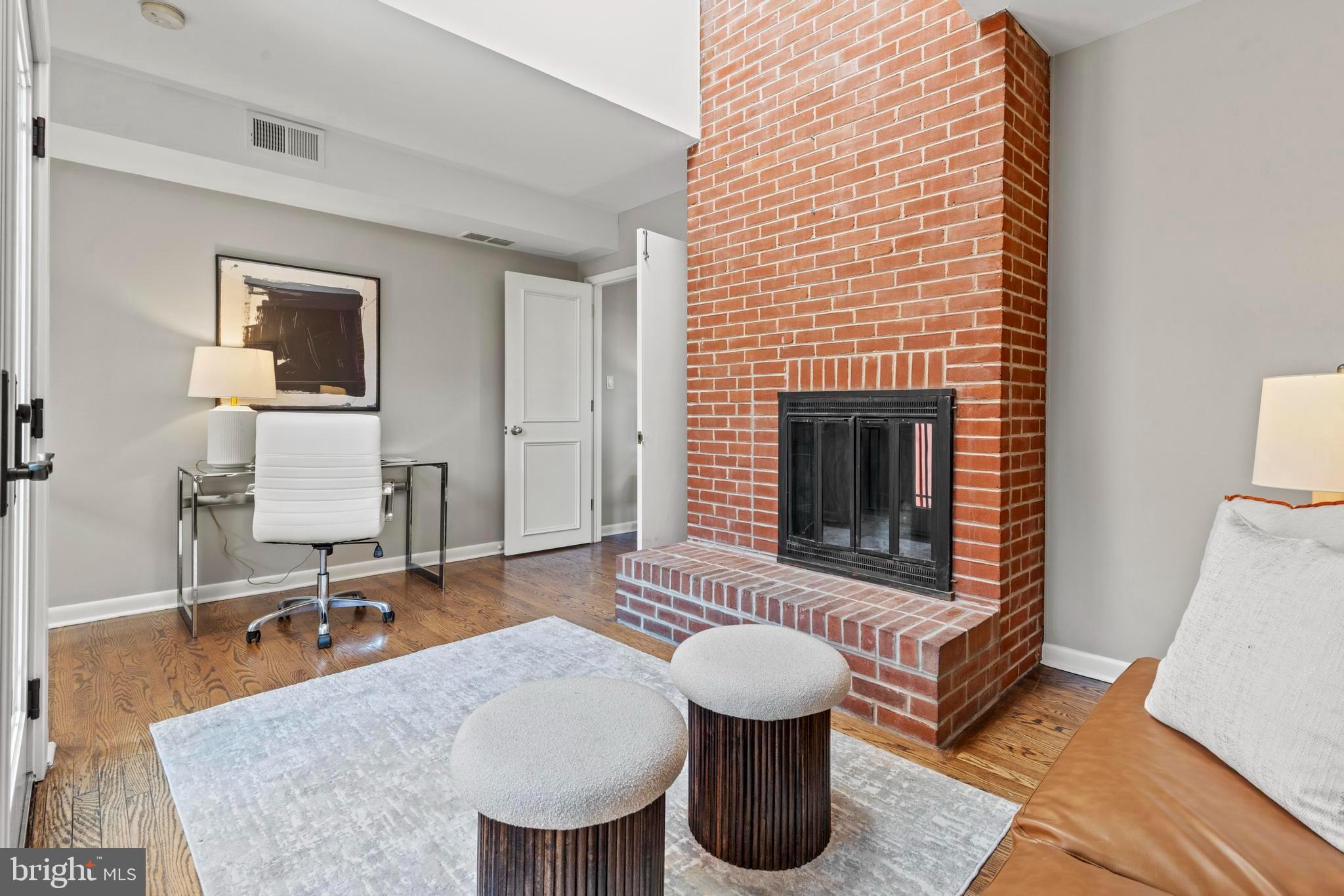 SOCIETY HILL - Residential