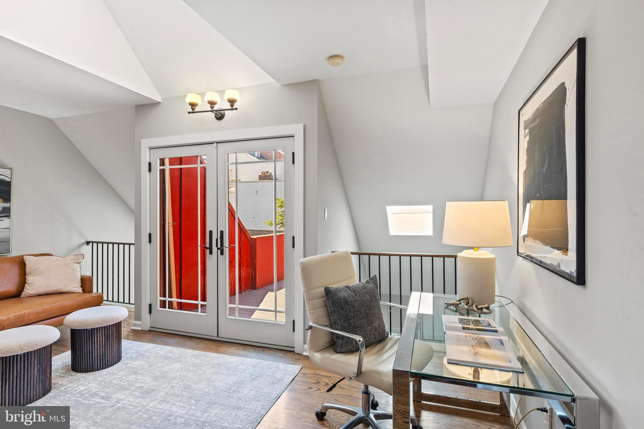 SOCIETY HILL - Residential