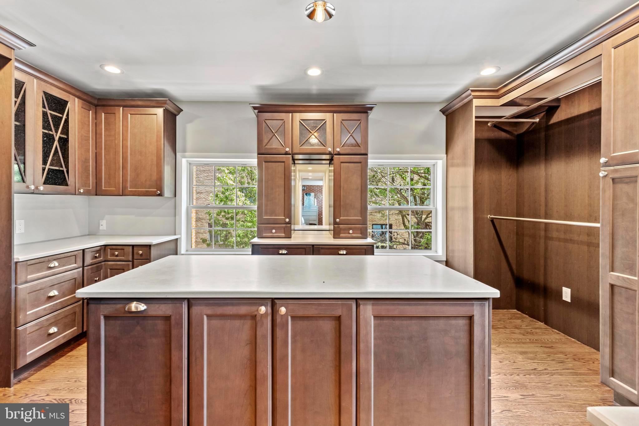 SOCIETY HILL - Residential