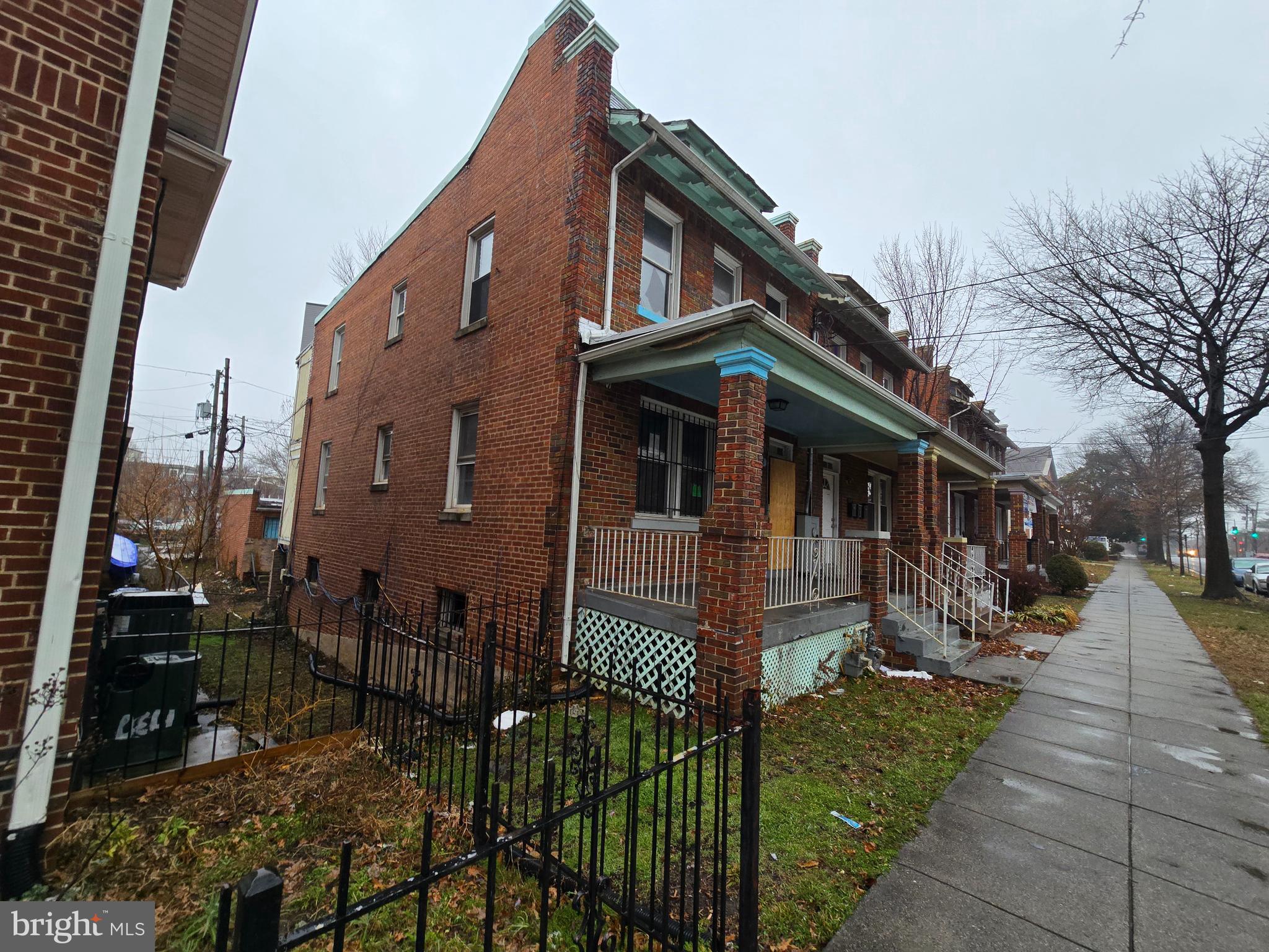 1702 MINNESOTA AVENUE SE