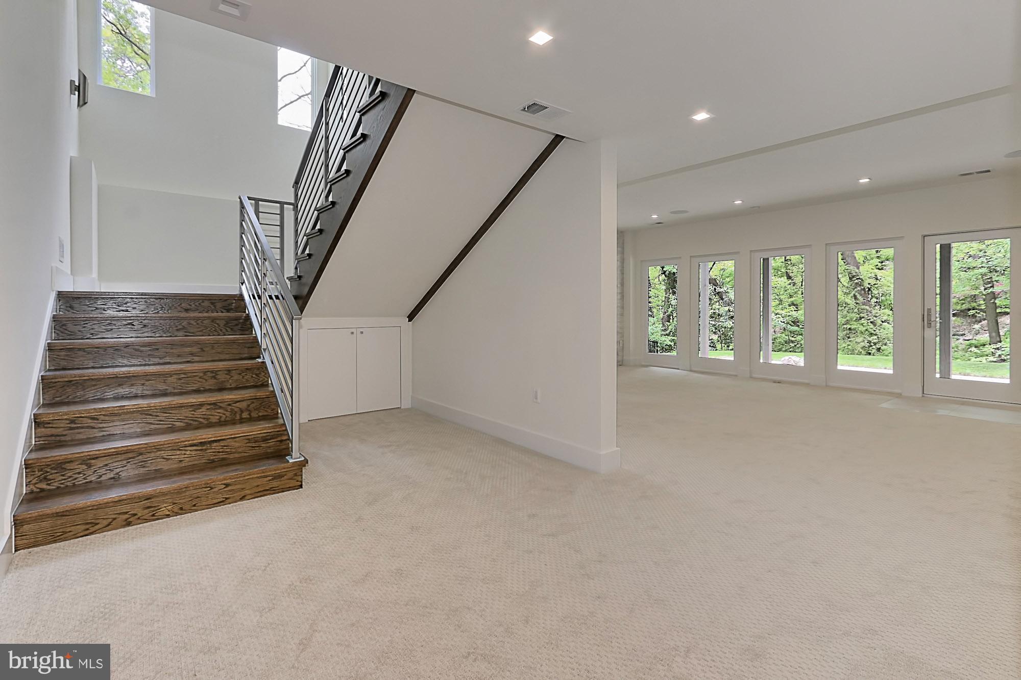 BELLEVUE FOREST - Residential