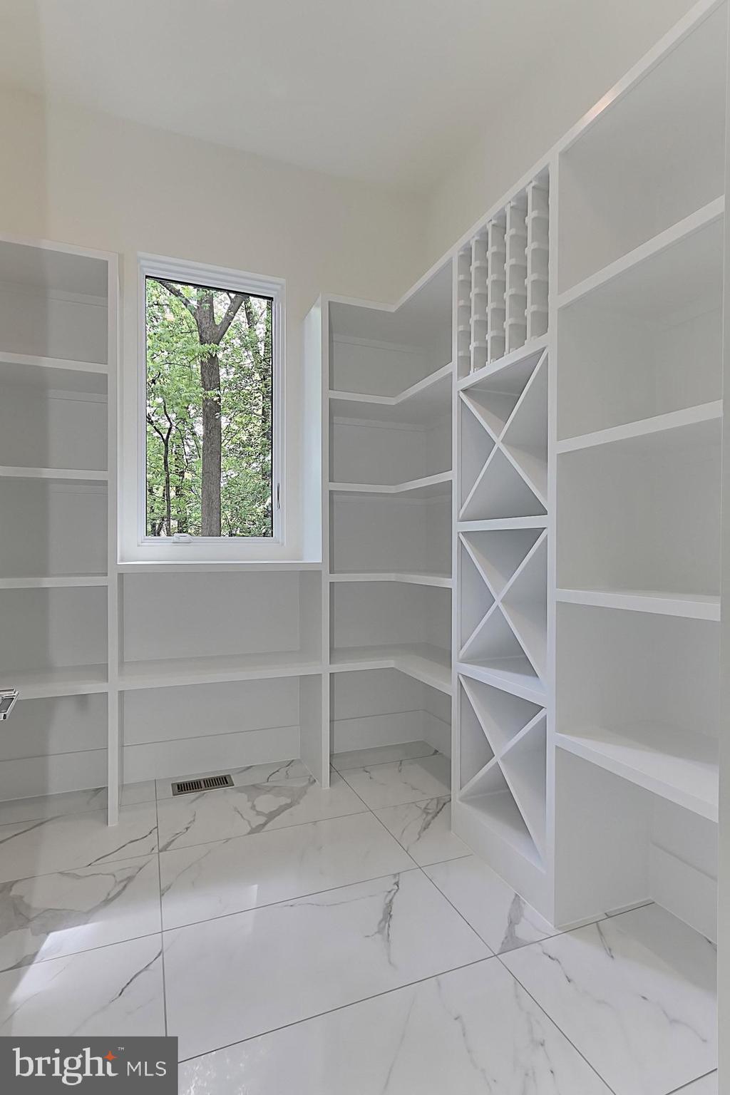 BELLEVUE FOREST - Residential