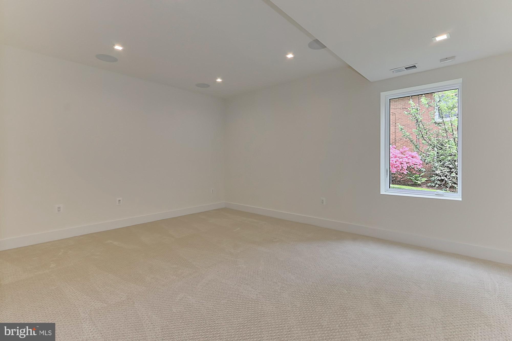 BELLEVUE FOREST - Residential