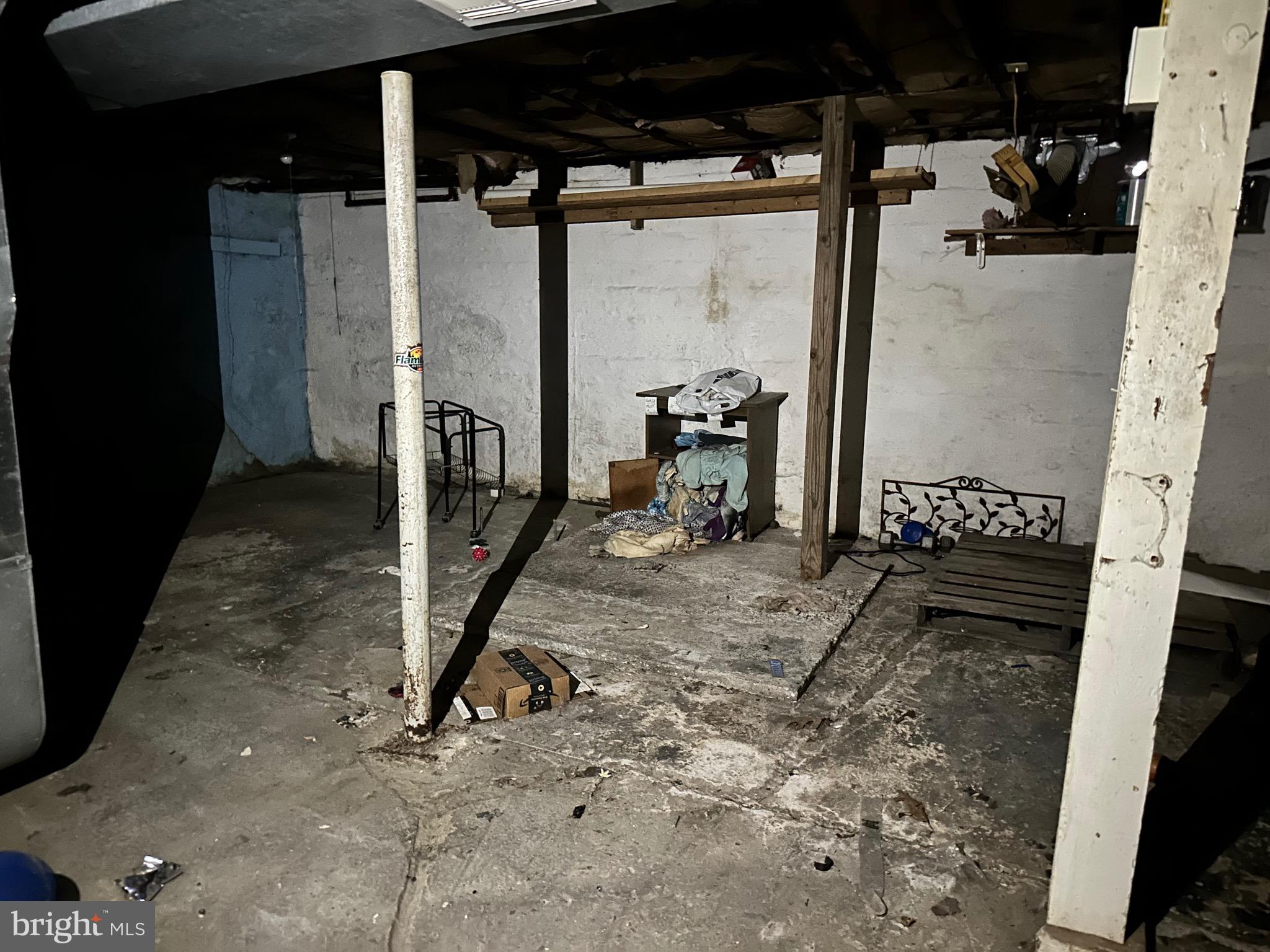 WEST SIDE - Residential