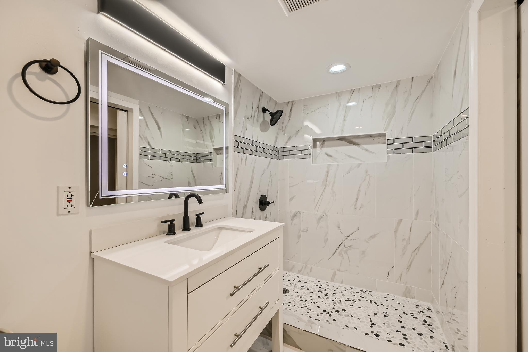 OLIVER - Residential