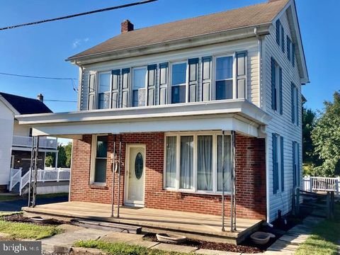 Photo of 667 Poplar Street, Denver, PA 17517 (MLS # PALA2057400)