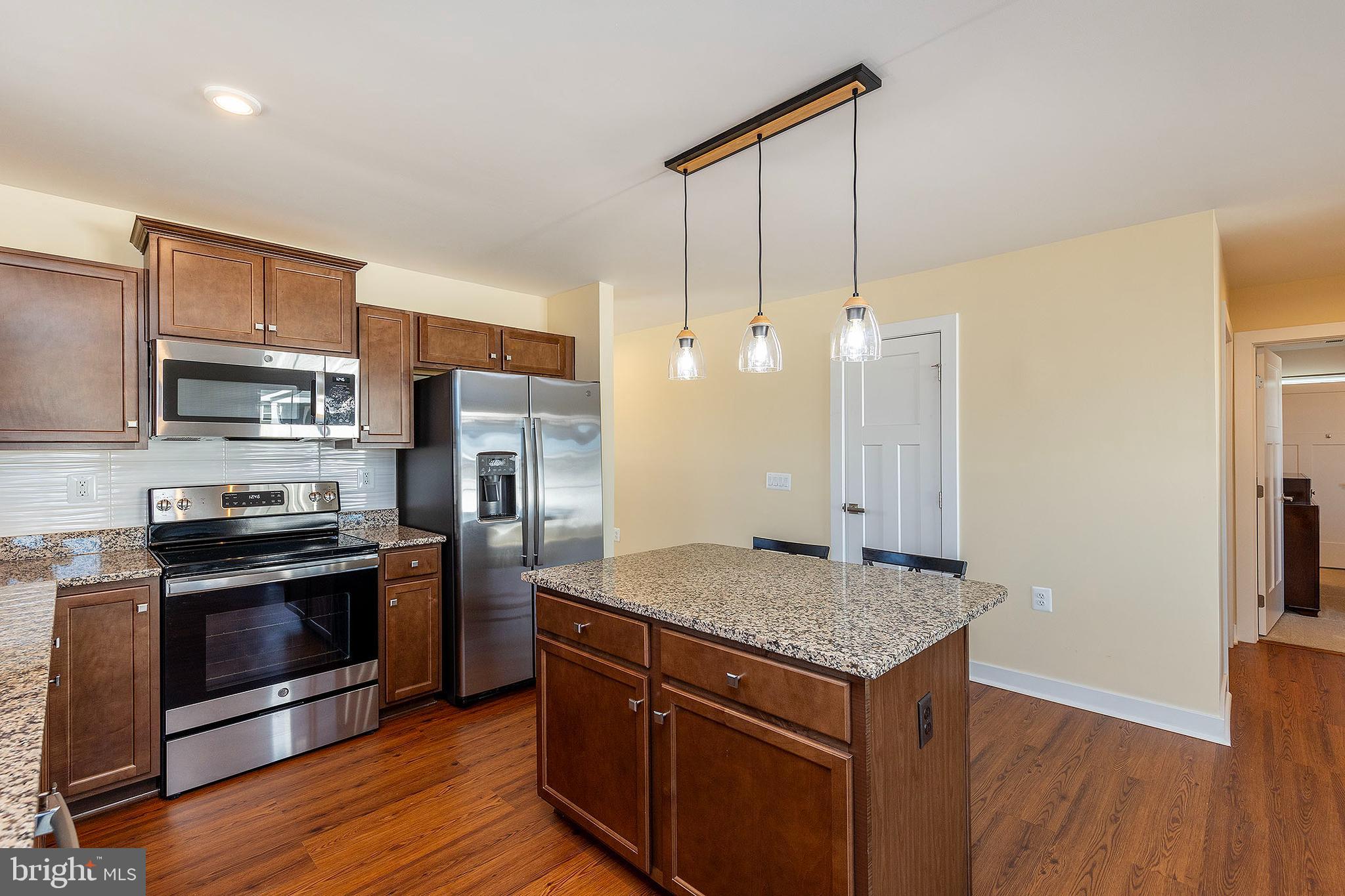 CARDINAL POINTE - Residential