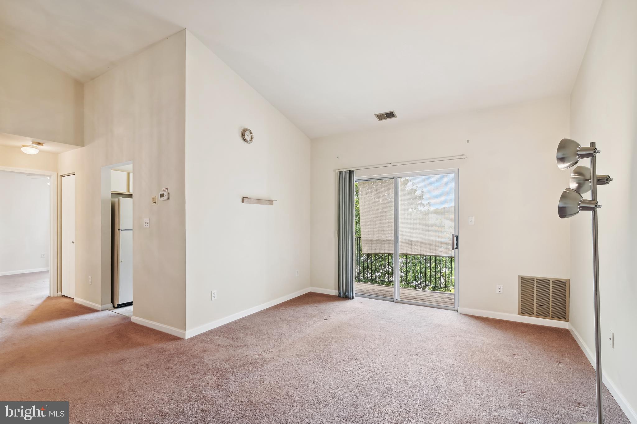 CROMWELL FOUNTAIN - Residential