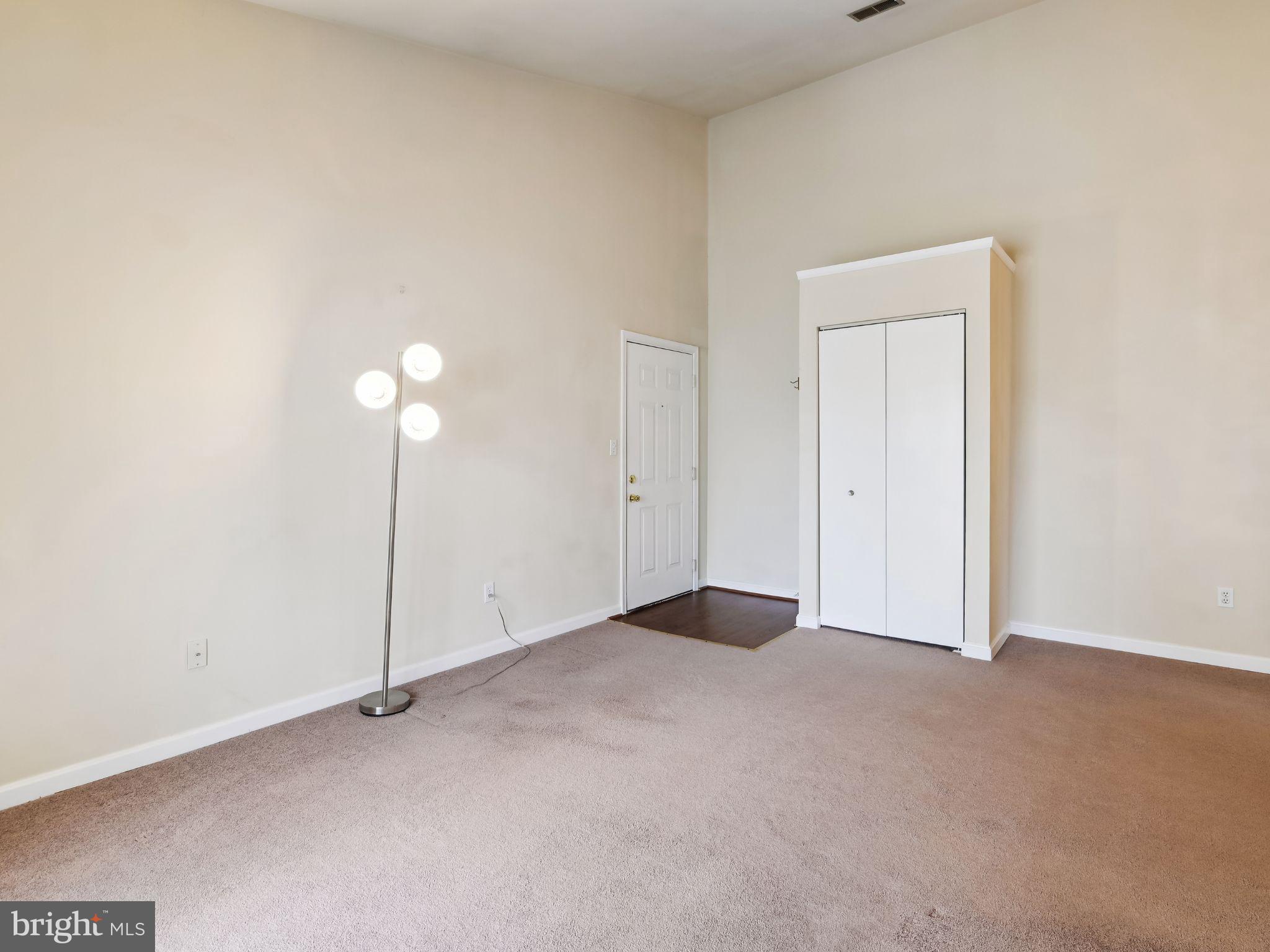 CROMWELL FOUNTAIN - Residential