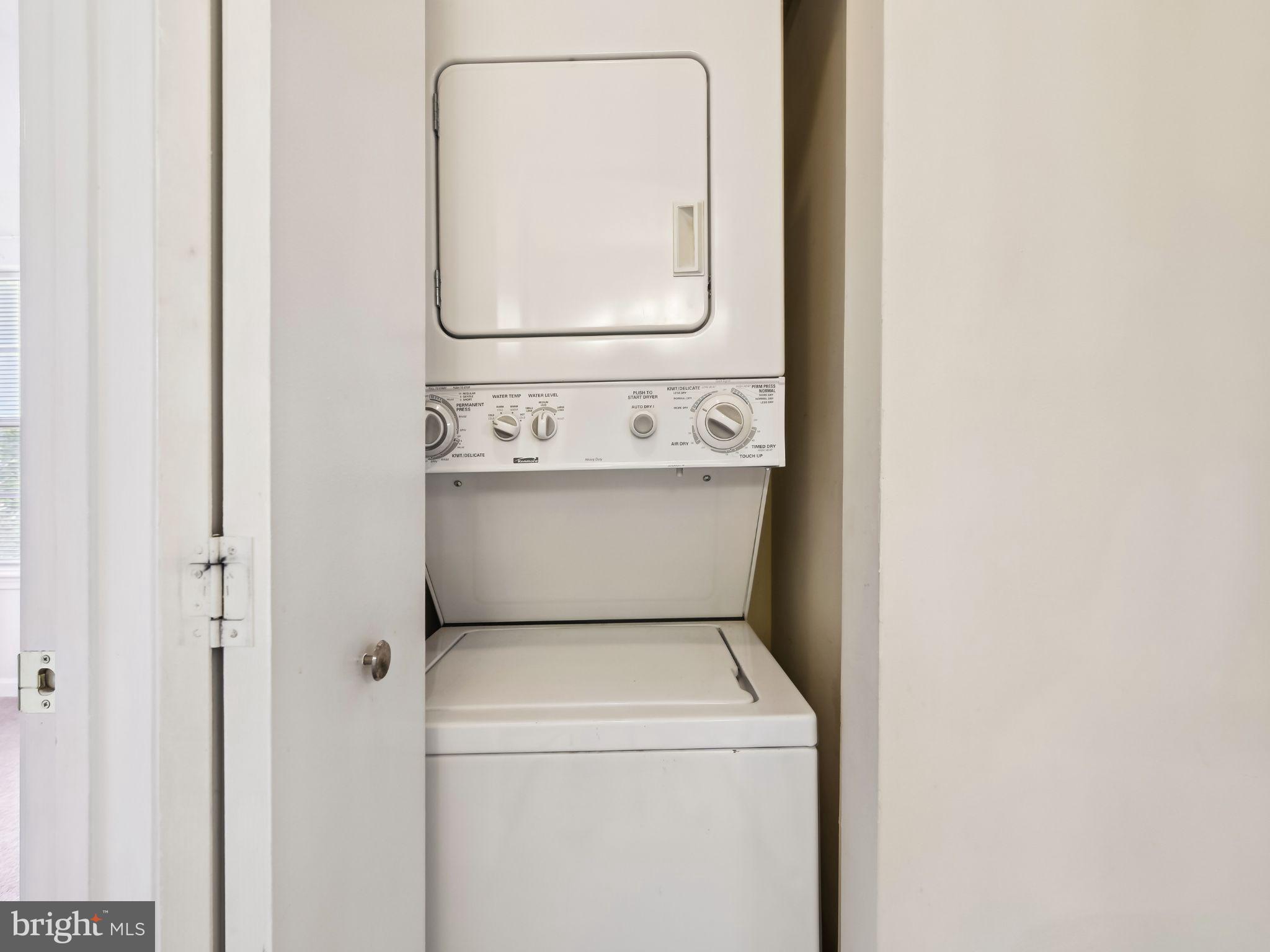 CROMWELL FOUNTAIN - Residential