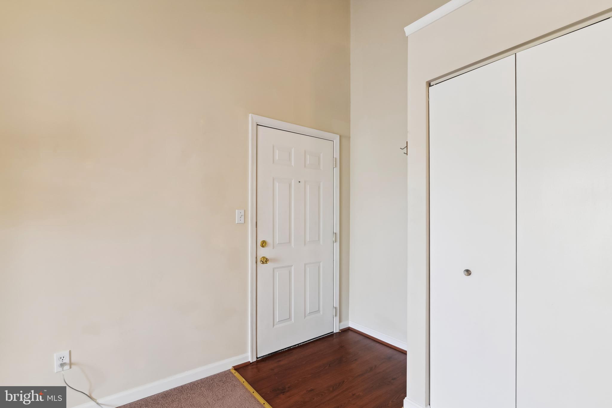 CROMWELL FOUNTAIN - Residential