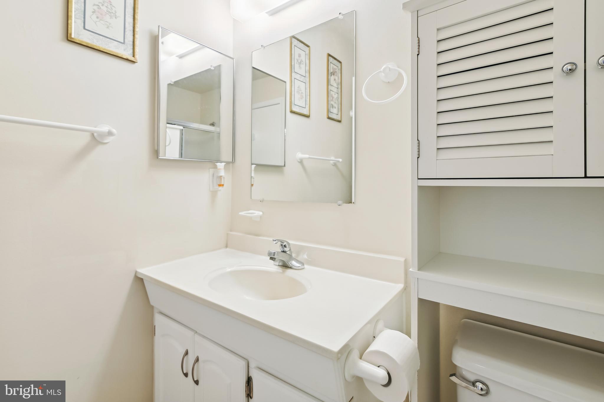 CROMWELL FOUNTAIN - Residential