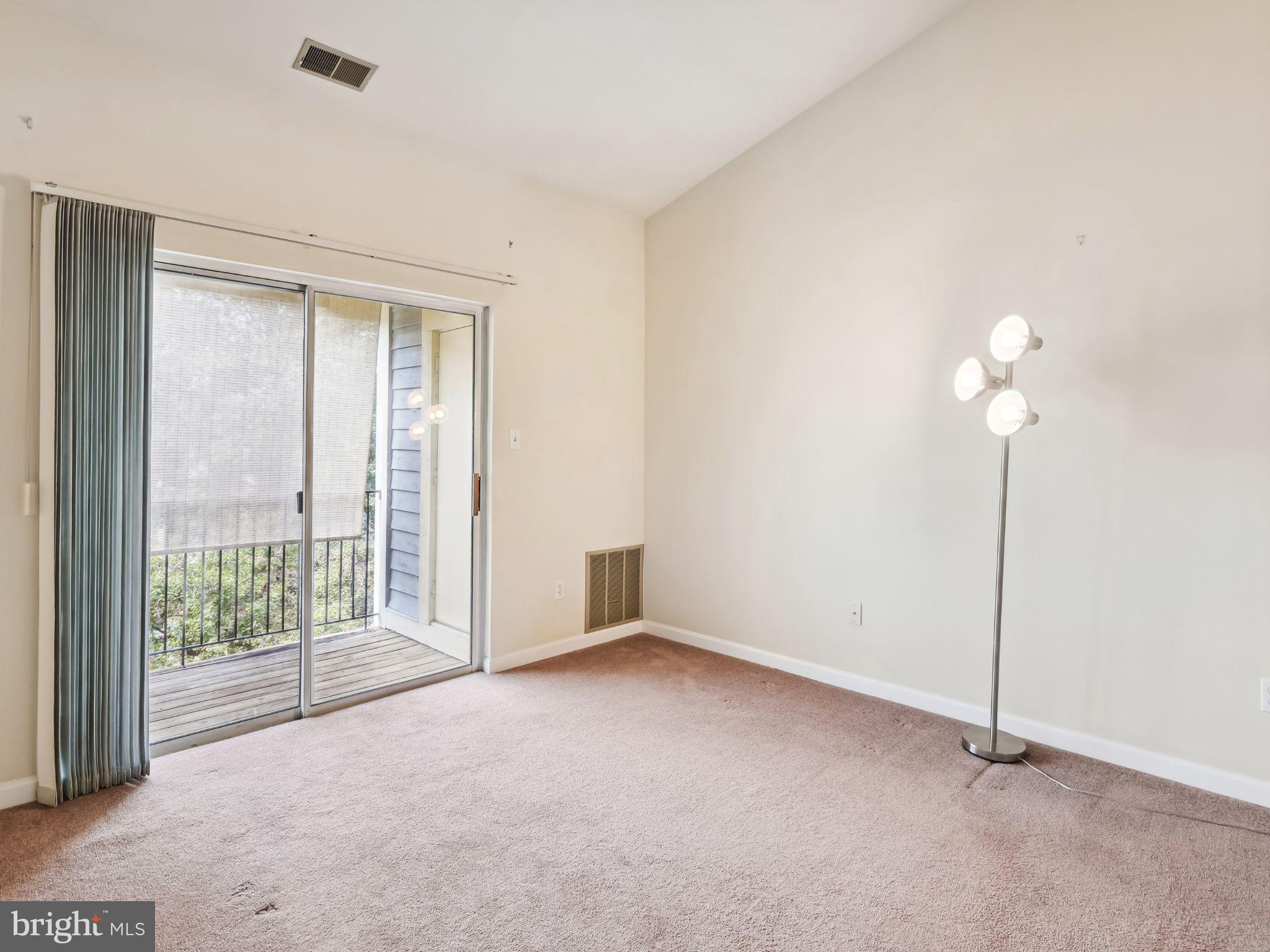 CROMWELL FOUNTAIN - Residential