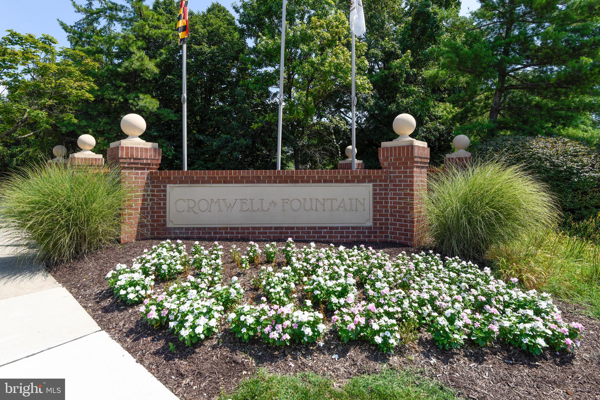 CROMWELL FOUNTAIN - Residential