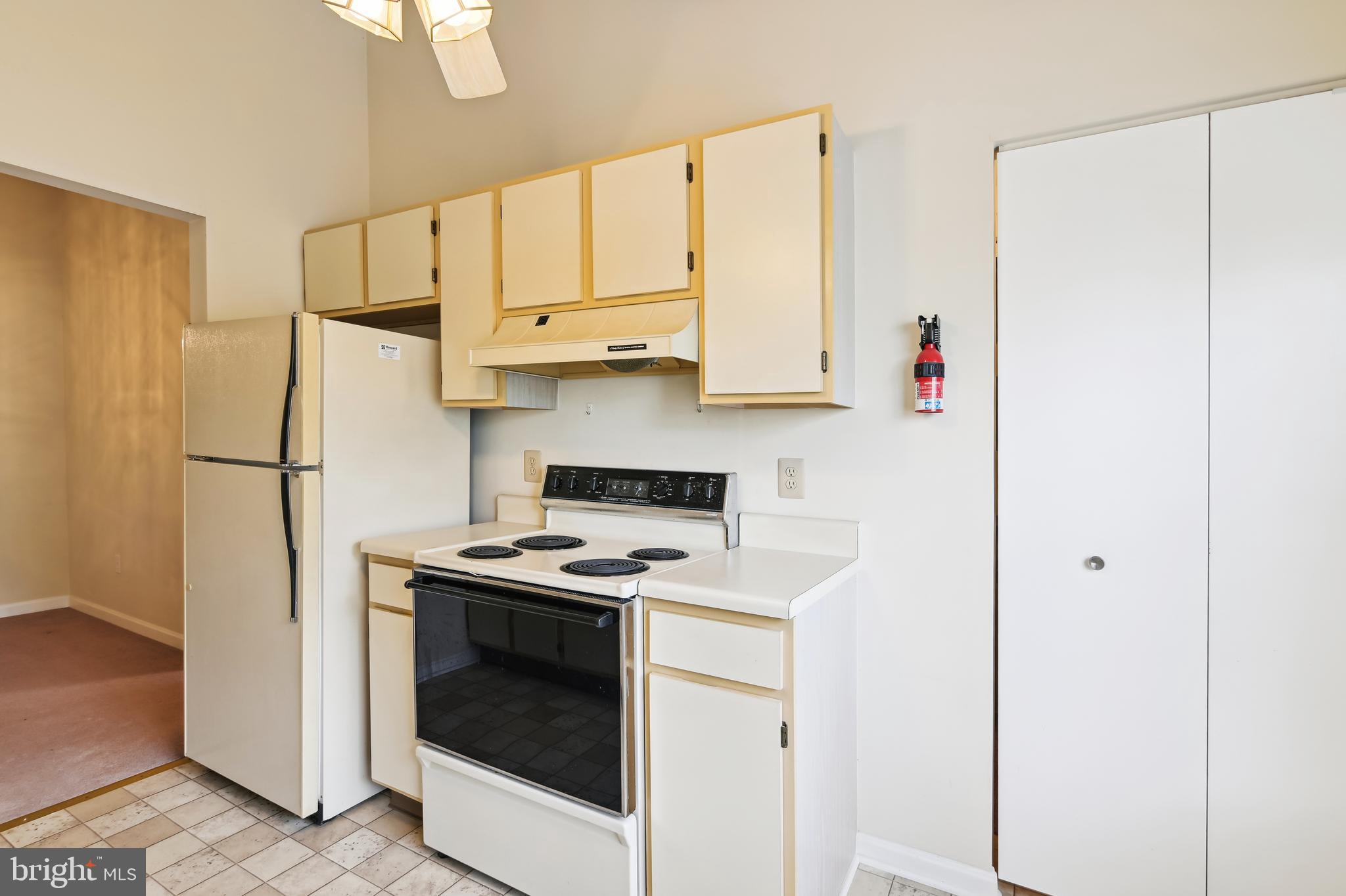 CROMWELL FOUNTAIN - Residential