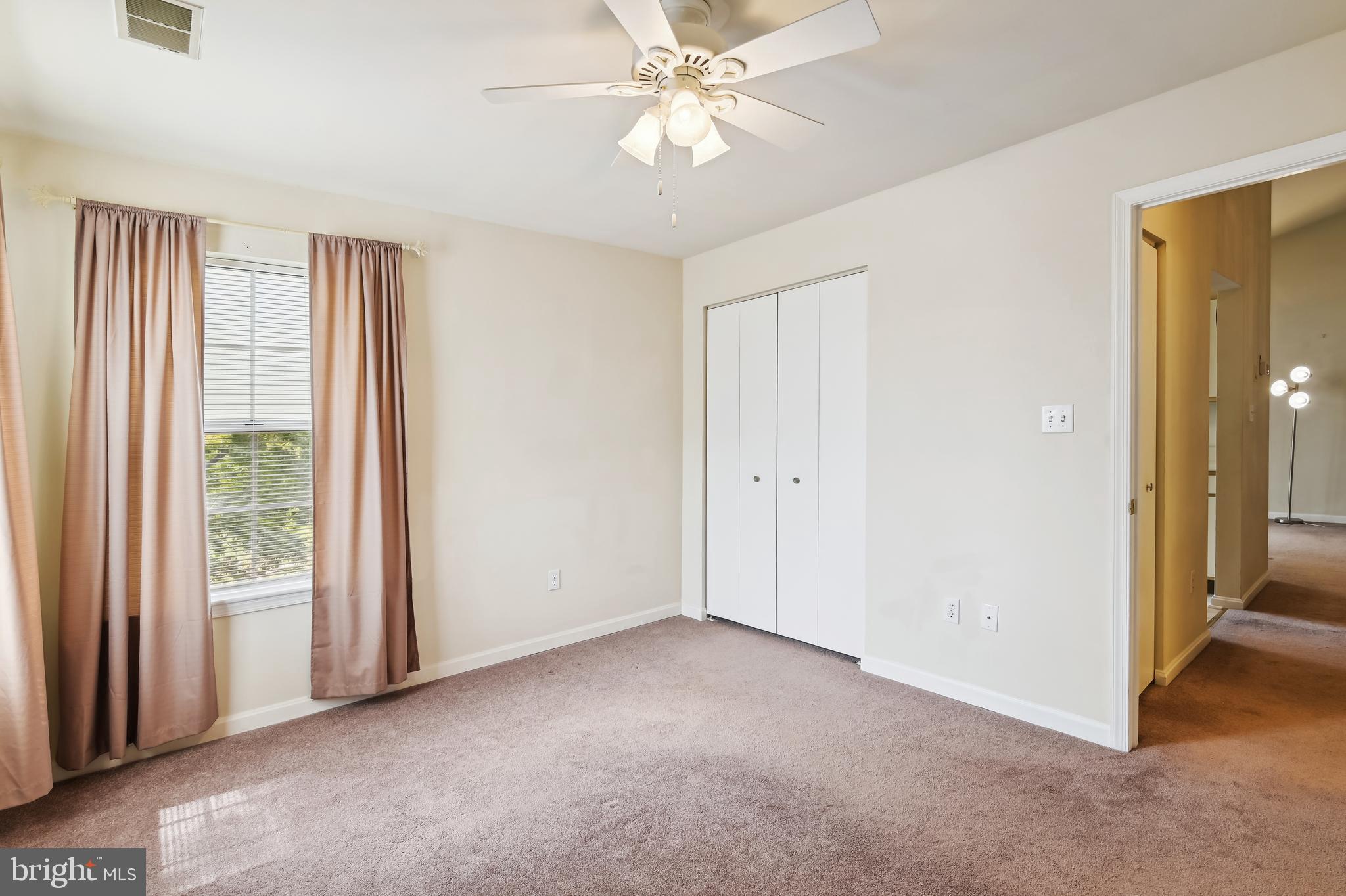 CROMWELL FOUNTAIN - Residential