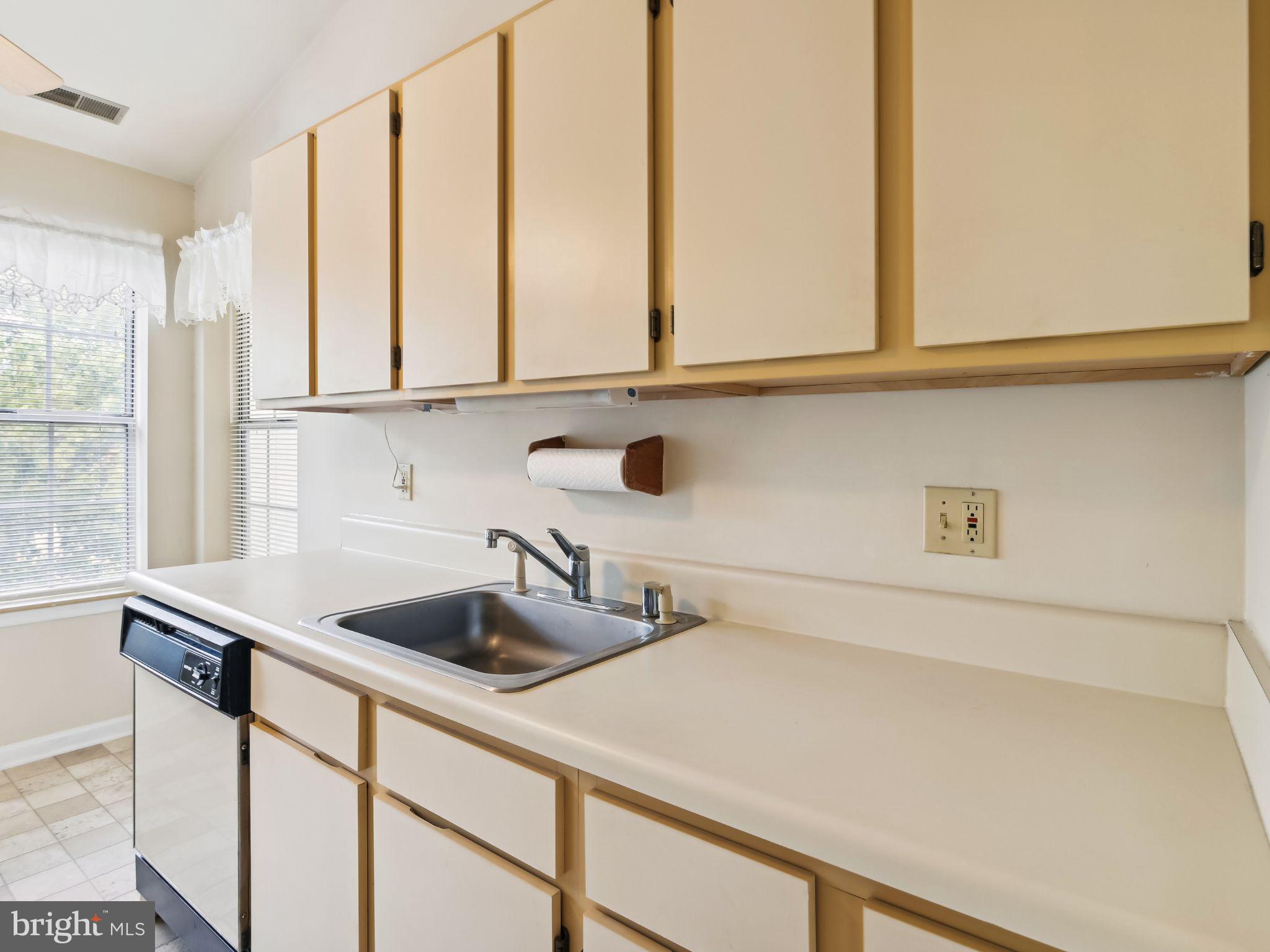 CROMWELL FOUNTAIN - Residential