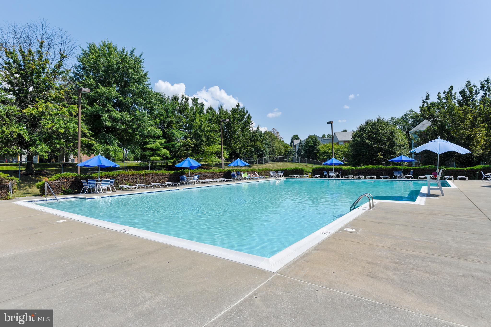 CROMWELL FOUNTAIN - Residential