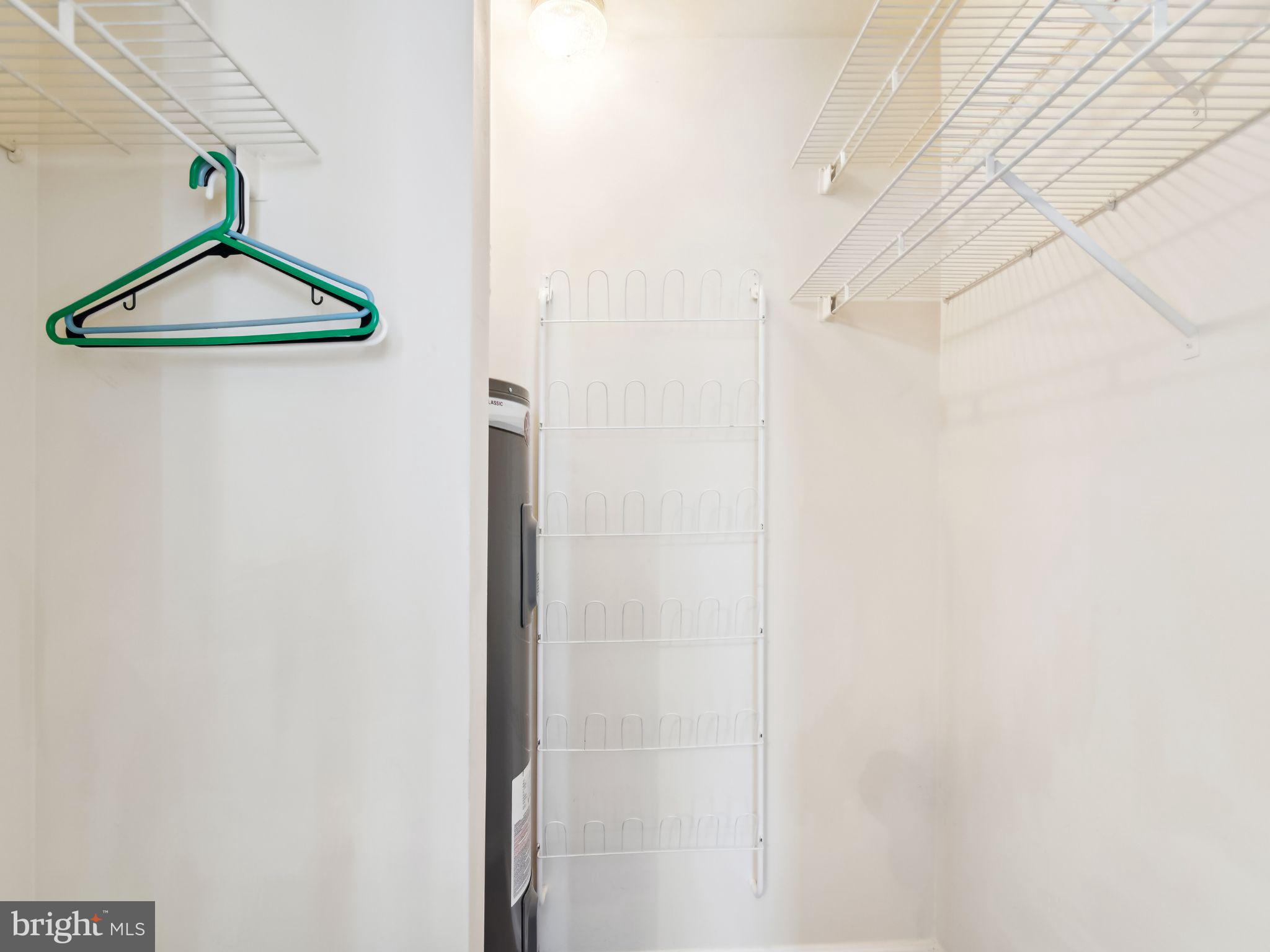 CROMWELL FOUNTAIN - Residential