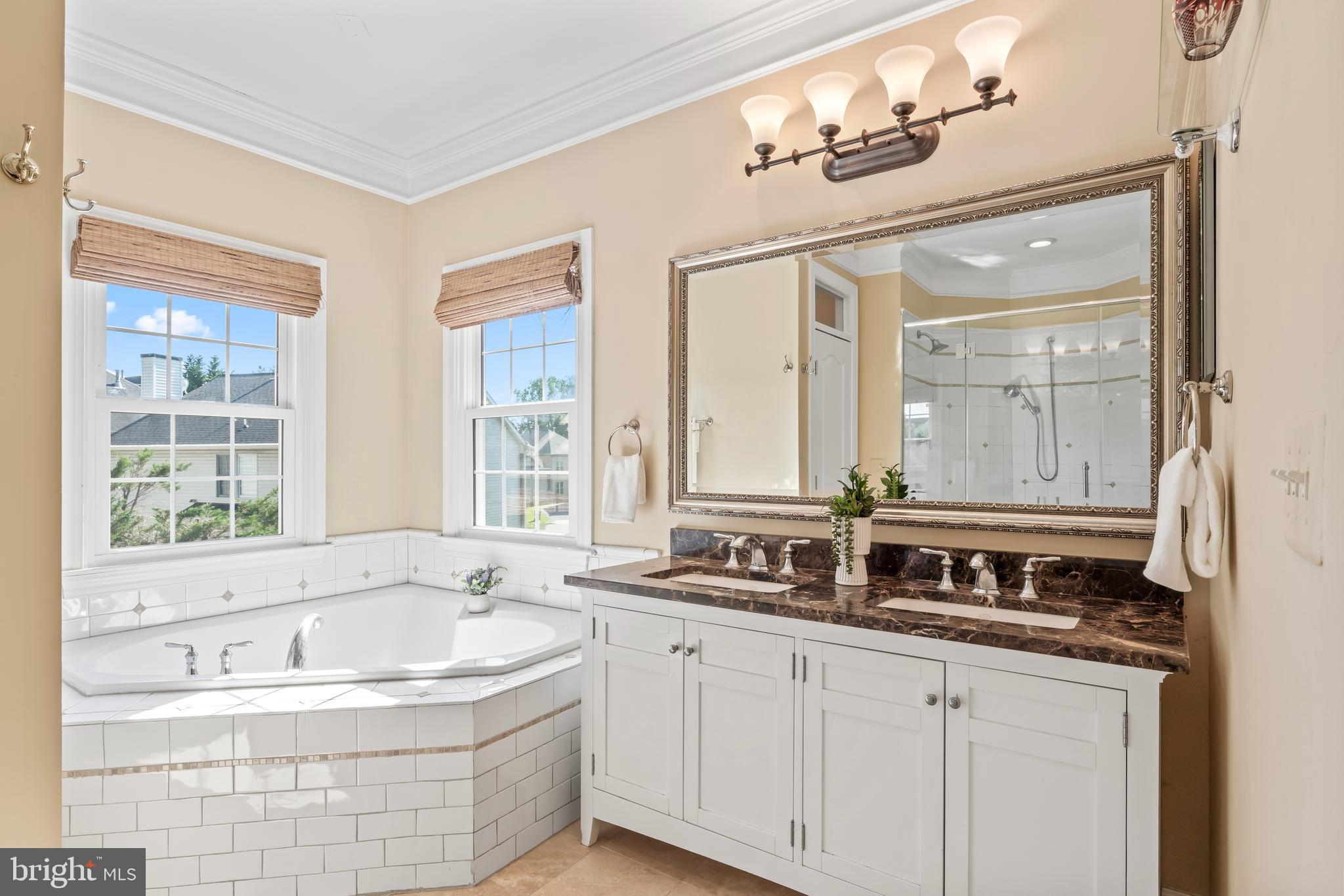 LOWES ISLAND/CASCADES - Residential