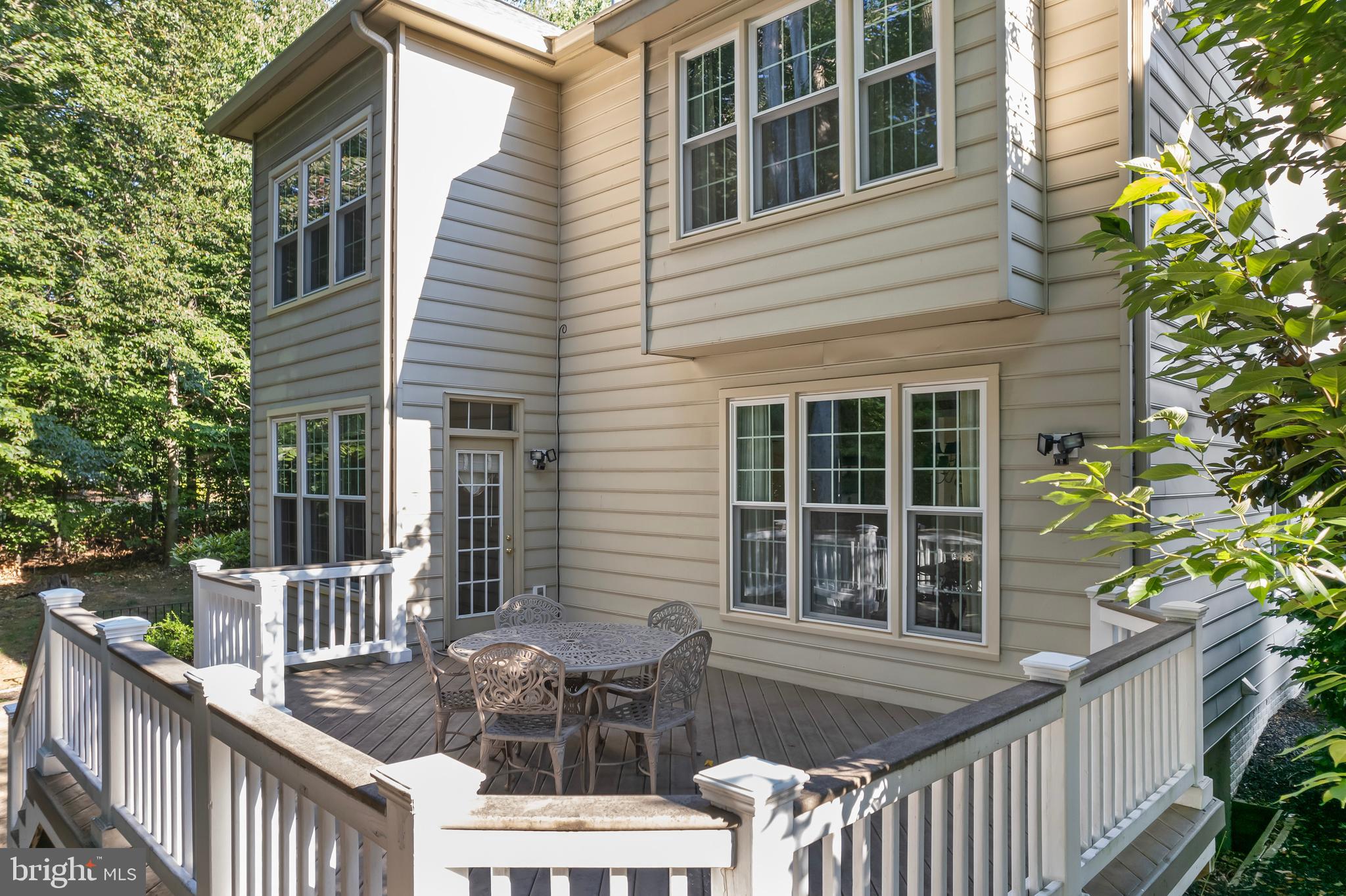 LOWES ISLAND/CASCADES - Residential