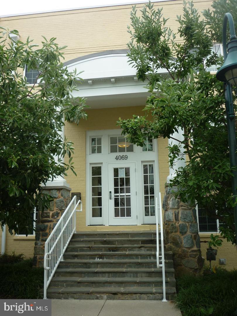 WEST VILLAGE OF SHIRLINGTON - Residential Lease