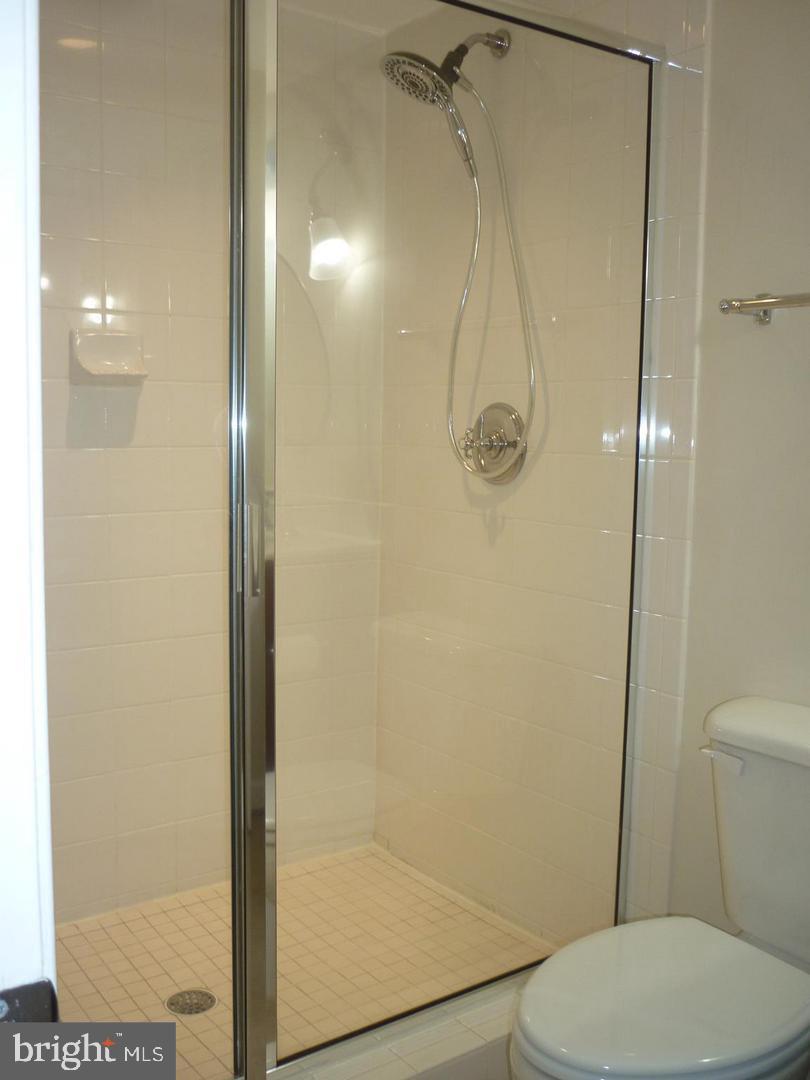 WEST VILLAGE OF SHIRLINGTON - Residential Lease