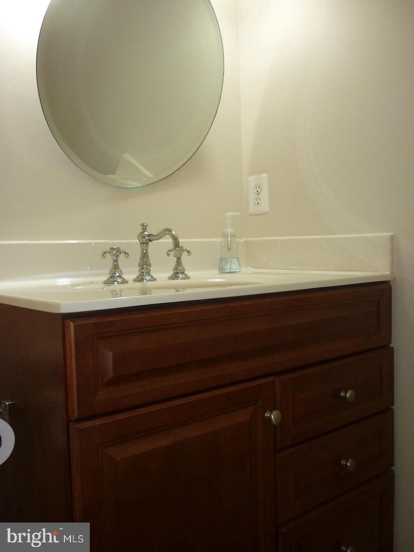 WEST VILLAGE OF SHIRLINGTON - Residential Lease