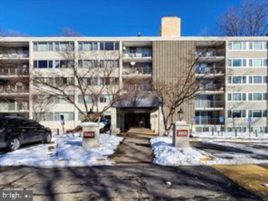 Heart of Annandale. Remodeled Kitchen with SS Appliances, Cabinets and Granite Counter-Tops. Remodeled Bathroom. Newer Windows and Sliding Door. Laminate Floors throughout! Large Living Room. New HV/AC. Light and Bright! Great View to the Trees. Spacious Walk-in Closets. 938 SQFT. Elevator. Building Gate. Each Level has a Laundry Room. Convenient to Shopping Center and Restaurant.